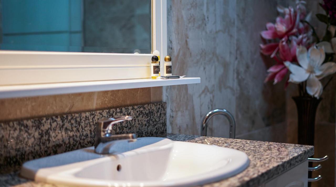 Ocean View Apartment - Pool And Sea View & Albufeira Center ภายนอก รูปภาพ